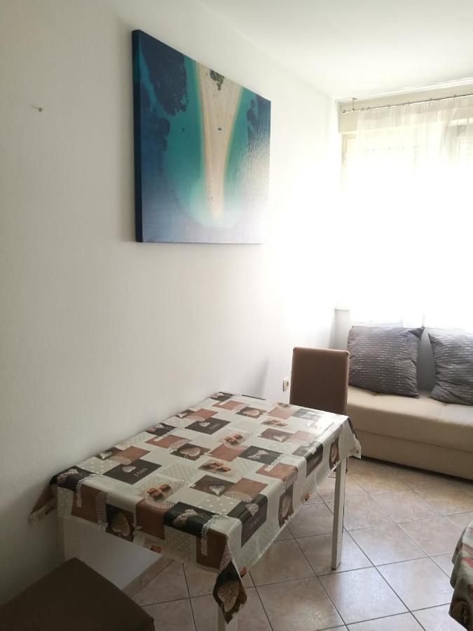 Nice And Cozy Two Single Bed Room Split Exterior photo