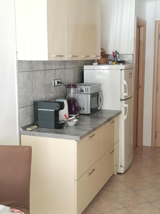Nice And Cozy Two Single Bed Room Split Exterior photo