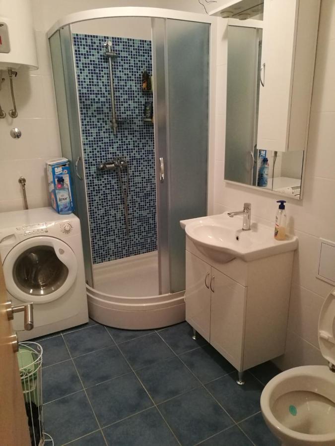 Nice And Cozy Two Single Bed Room Split Exterior photo