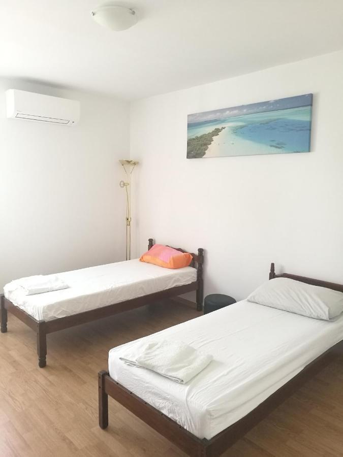 Nice And Cozy Two Single Bed Room Split Exterior photo