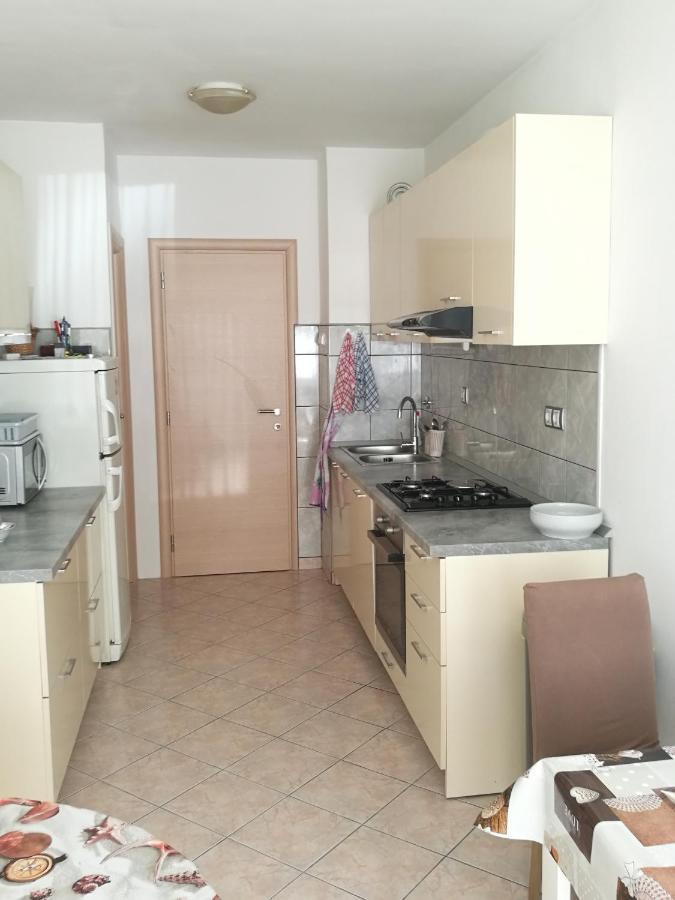 Nice And Cozy Two Single Bed Room Split Exterior photo